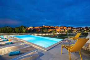 NEW Villa Consido, a 3-Bedroom Retreat with sea views